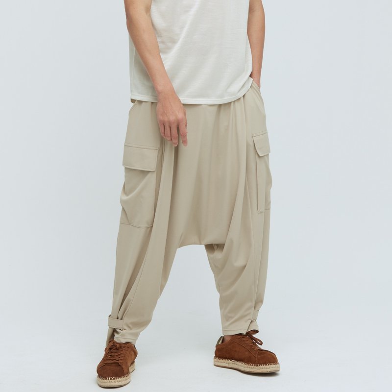 Reboot-甦活口袋造型哈倫褲(中性) - 灰褐色 - 男長褲/休閒褲 - 聚酯纖維 卡其色