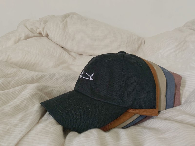 整隻臘腸狗刺繡老帽2.0 - 帽子 - 其他材質 