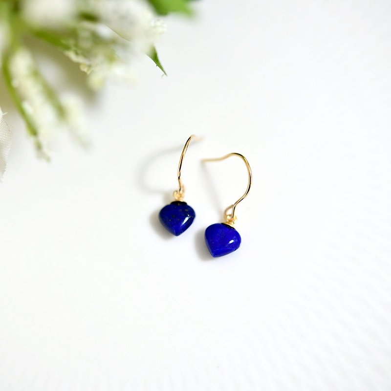 Heart lapis lazuli Clip-On earrings Good luck and success! December birthstone - ต่างหู - เครื่องเพชรพลอย 