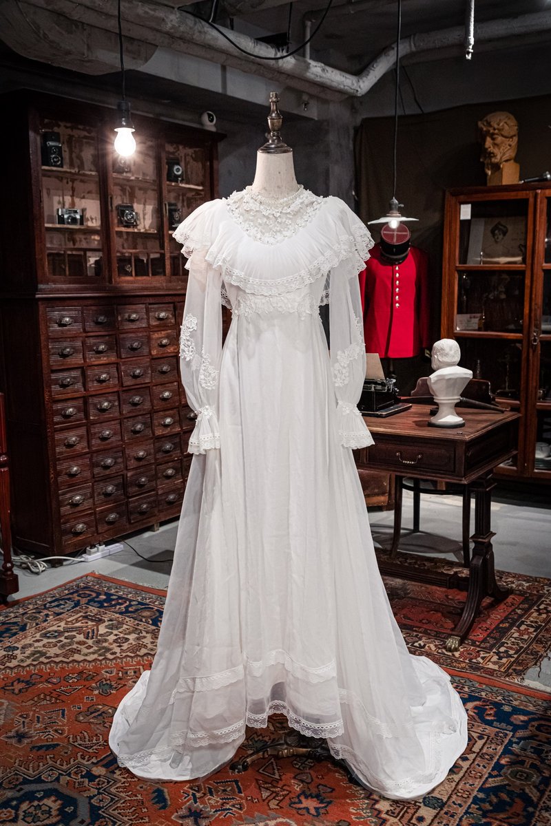 60年代長袖斗篷款式古董婚紗 - 禮服/小禮服 - 棉．麻 白色