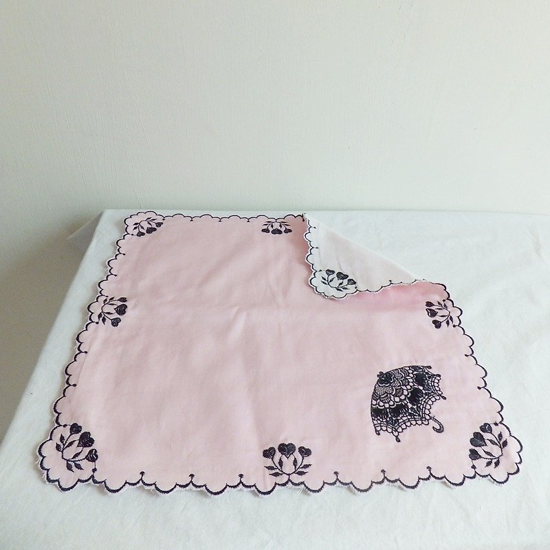 Lace Handkerchief   Embroidered Handkerchief : Parasol - อื่นๆ - ผ้าฝ้าย/ผ้าลินิน สึชมพู