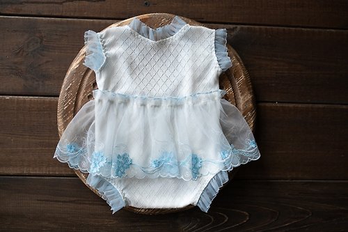Divaprops White bodysuit with lace for newborn girls: the perfect outfit for a little girl