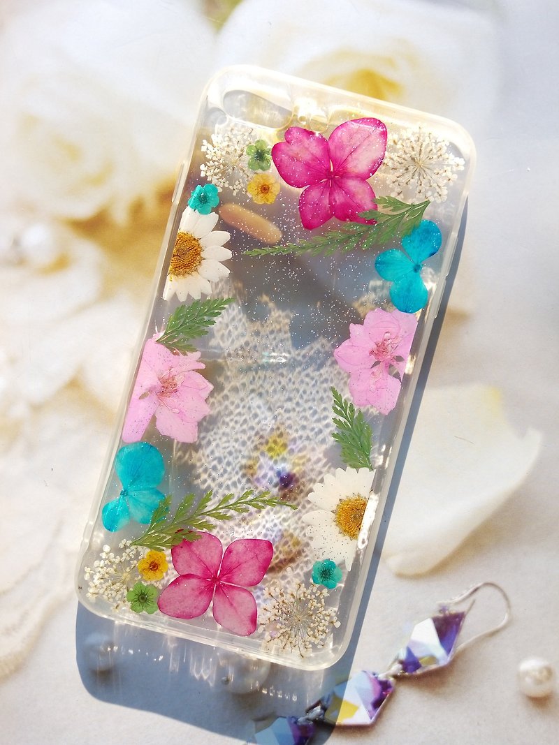 Handmade phone case, Pressed flowers phone case, iPhone 7 plus - เคส/ซองมือถือ - พลาสติก 