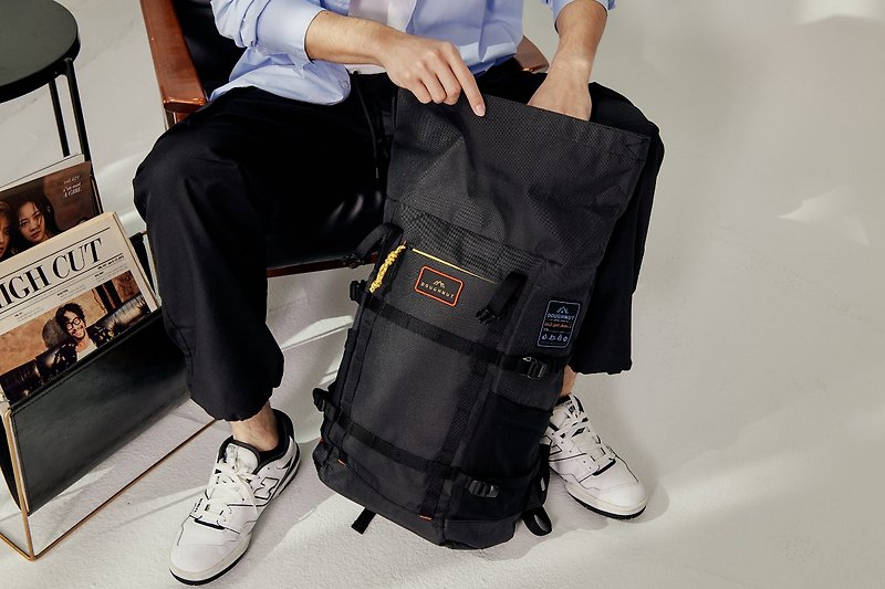 [DOUGHNUT] PARATROOPER HA Backpack Wear-Resistant Water-Repellent Decompression Strap/Black - กระเป๋าเป้สะพายหลัง - ไนลอน สีดำ