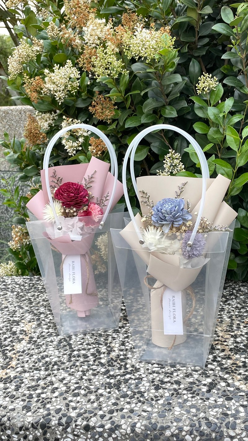不朽的愛 限量新色 ; 母親節雙色康乃馨 乾燥花花束 玫瑰 - 乾燥花/永生花 - 植物．花 