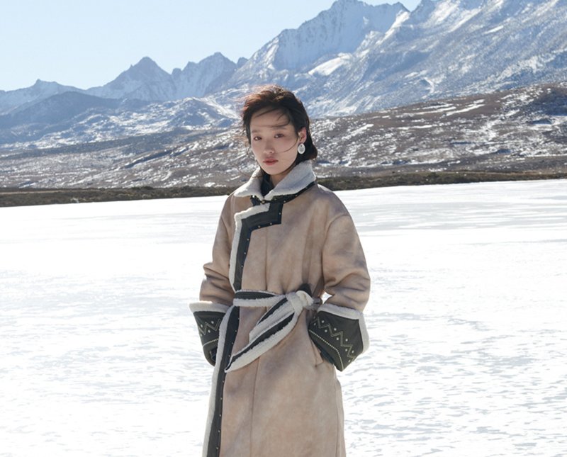 【羊羔毛】新中式復古藏風 麂皮絨加絨外套 - 女大衣/外套 - 其他材質 卡其色