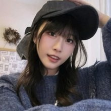 私はつばが長く弓形の野球帽をかぶった人々です