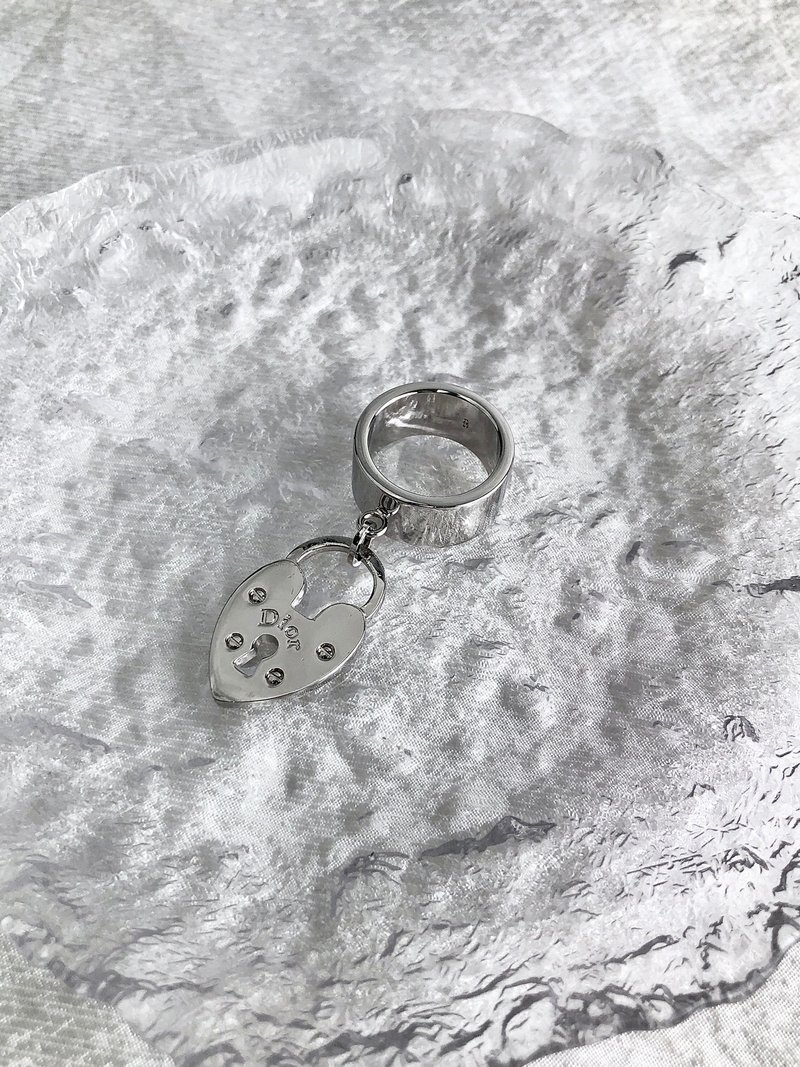 【 日本直送 名牌中古包 】Christian Dior 迪奧 戒指 銀色 圓鎖 心形 15號 vintage t2fvnd - 戒指 - 其他材質 銀色