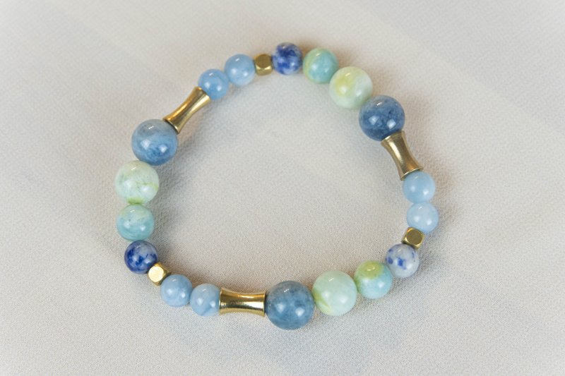 Creativity like a river / natural stone bracelet / blue-veined Stone strange color Aquamarine old mine Stone - สร้อยข้อมือ - หยก สีน้ำเงิน