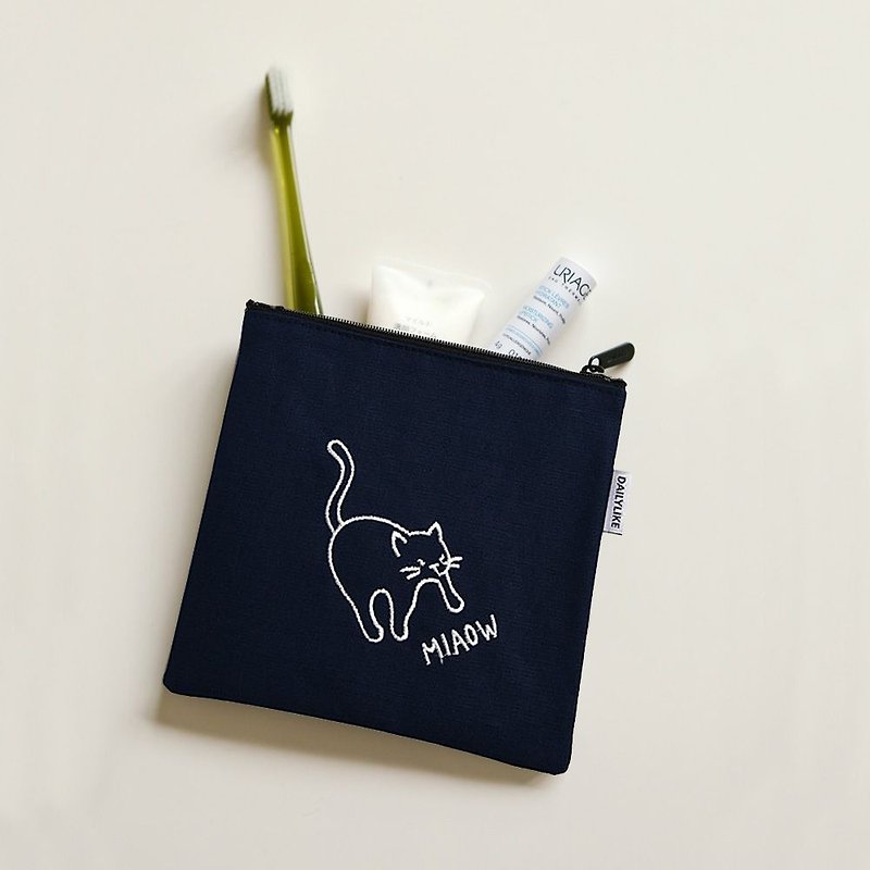 Surprise at the end of the year-small fresh embroidery storage bag -15 small black cat, E2D67726 - กระเป๋าเครื่องสำอาง - ไฟเบอร์อื่นๆ สีน้ำเงิน