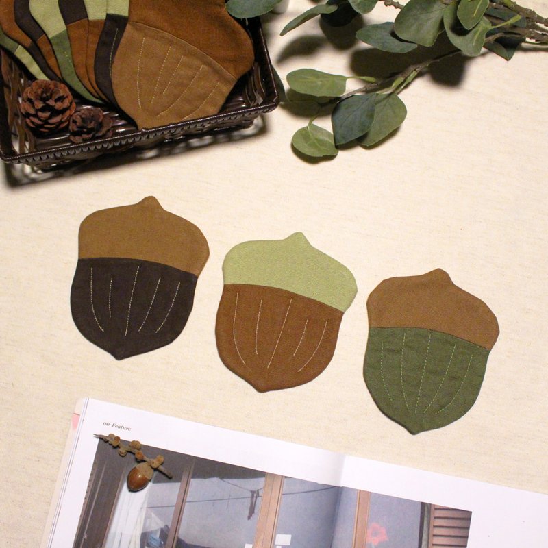 ผ้าฝ้าย/ผ้าลินิน ที่รองแก้ว สีนำ้ตาล - Oak shape cotton coaster set of three