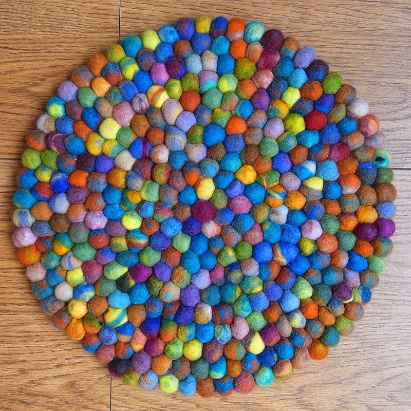 ウールの虹色ボールがクッションマット手動タイ色円形40センチメートルフェルト - 絨毯・カーペット - ウール 多色