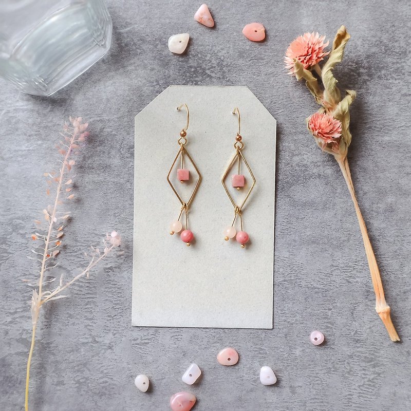 Natural stone geometric brass earrings - flower open - Earrings & Clip-ons - Copper & Brass Pink
