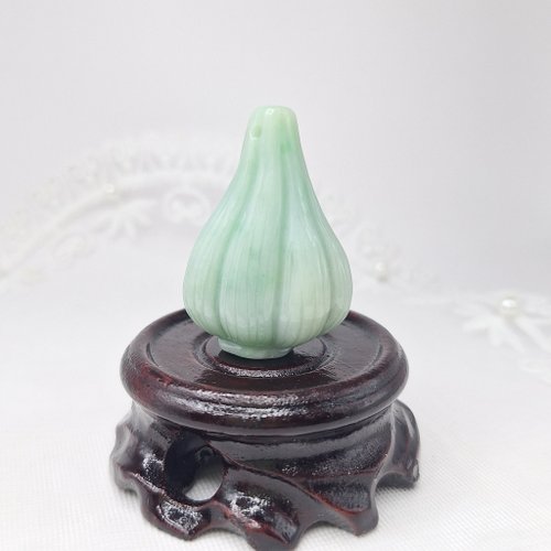 緣圓翡翠 溫潤青綠色手工雕刻蒜頭擺件 |天然緬甸玉A貨翡翠