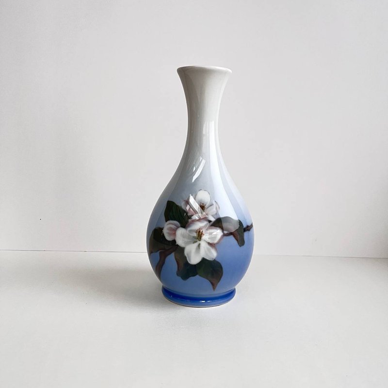 賞心悅目的瓷花瓶 | 皇家哥本哈根新藝術風格花瓶 - 花瓶/花器 - 陶 藍色
