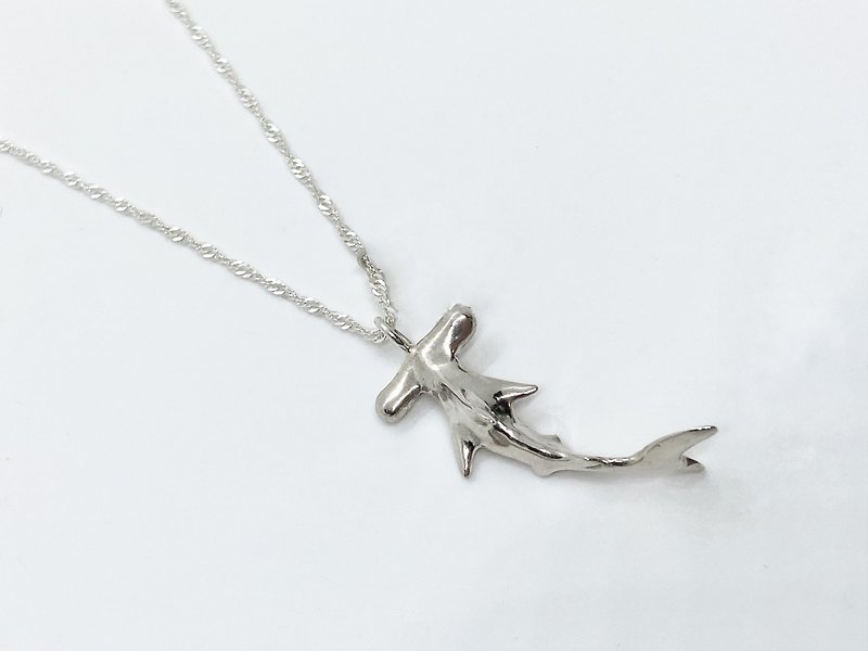 925 sterling silver hammerhead shark/hammerhead shark necklace - สร้อยคอ - เงินแท้ สีเงิน