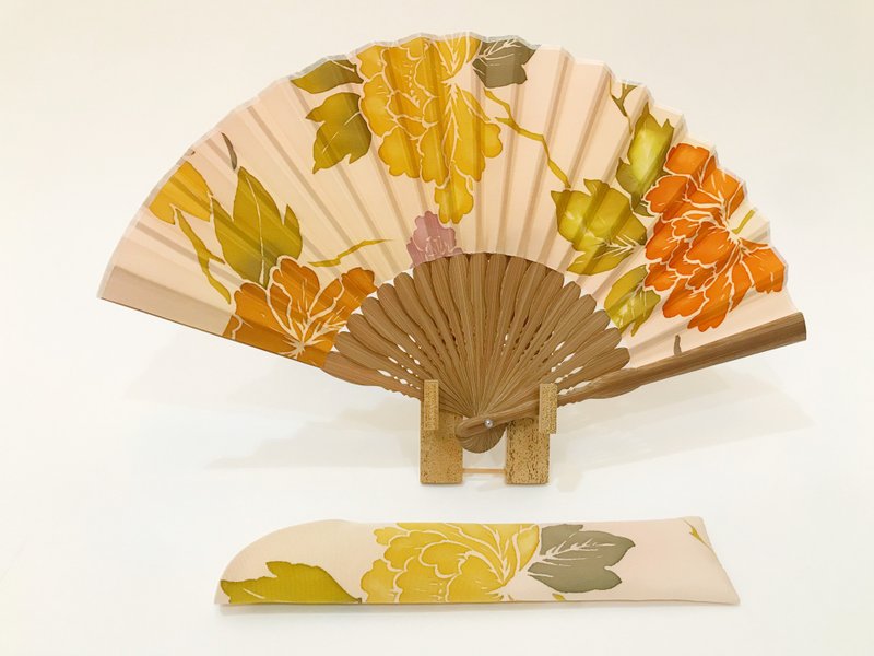 Kimono Fan (Sensu) created by upcycling Japanese Vintage Silk Kimono. #32 - Fans - Silk Pink