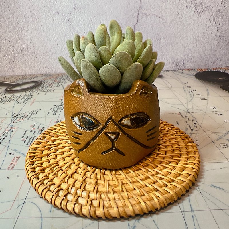 Cool cat who cares about you│Yoshino Eagle x Pottery Handmade Flower Vessel・Succulent Potted Plant・Plants - Pottery & Ceramics - Pottery 