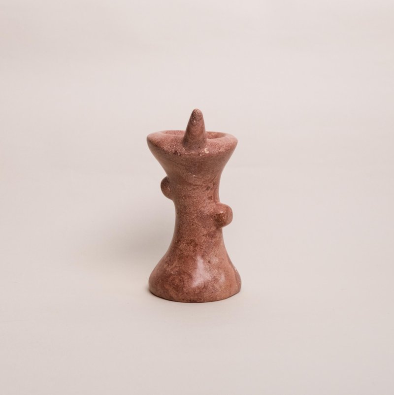 Nicaraguan stone sculpture ornaments: Stone candlestick No.56 - ของวางตกแต่ง - หิน สีส้ม