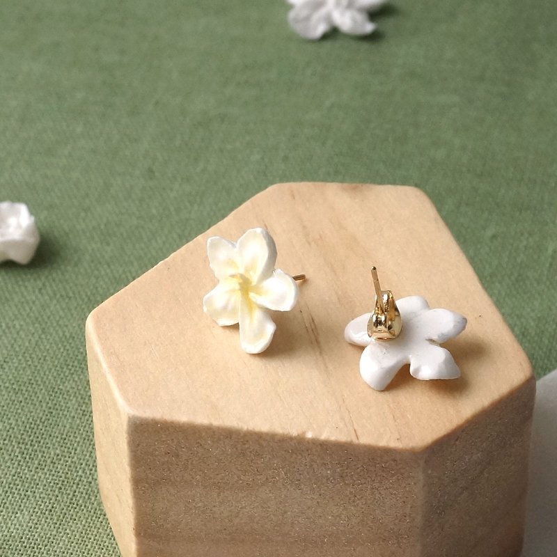 Apple flower/ Plumeria Earrings/Clip on =Flower Piping= Customizable