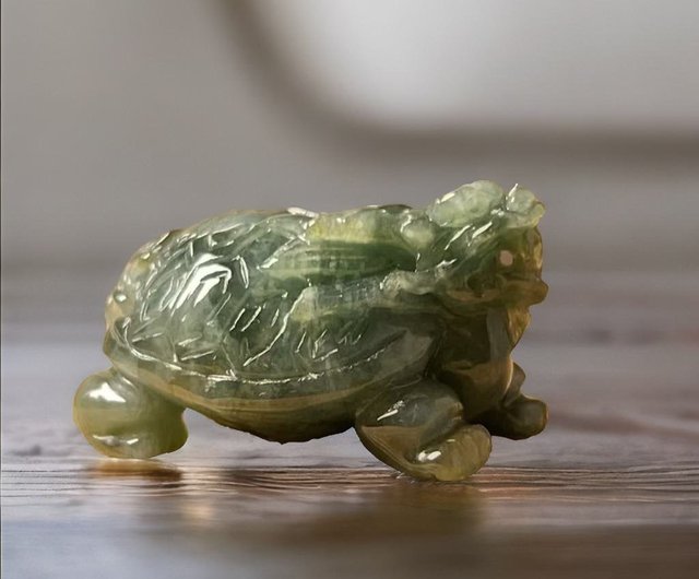 縁起と長寿】氷浮花翡翠龍亀 天然ビルマ翡翠 グレードAジェダイト 縁起と長寿】氷浮花翡翠龍亀 天然ビルマ翡翠 グレードAジェダイト