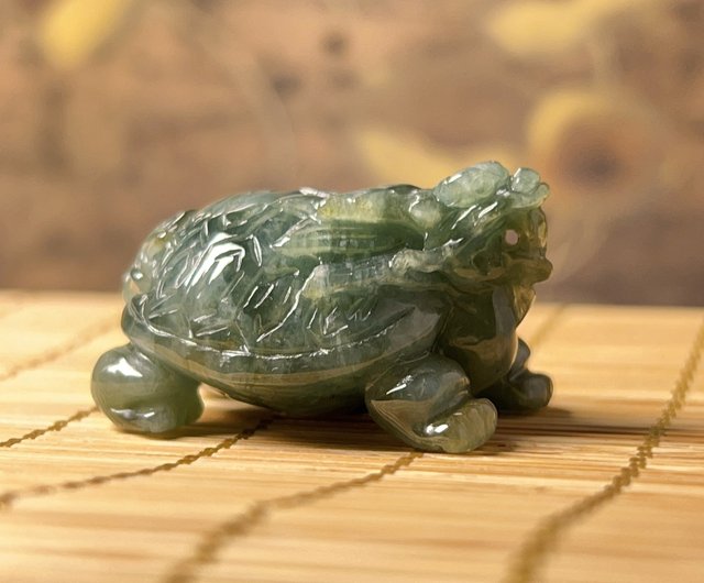 縁起と長寿】氷浮花翡翠龍亀 天然ビルマ翡翠 グレードAジェダイト 縁起と長寿】氷浮花翡翠龍亀 天然ビルマ翡翠 グレードAジェダイト