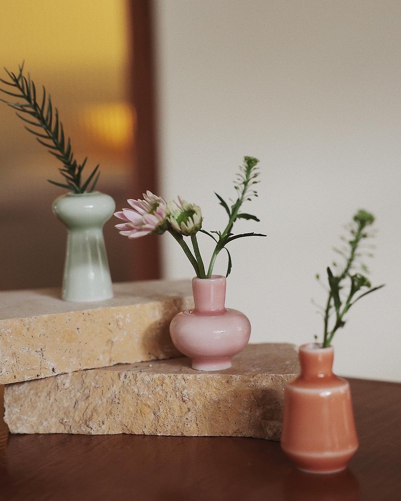手作りのオリエンタル美学セラミックミニ花器-マレット - 花瓶・植木鉢 - 磁器 ピンク