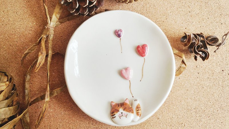 Greedy cat dessert dish - Small Plates & Saucers - Porcelain Brown