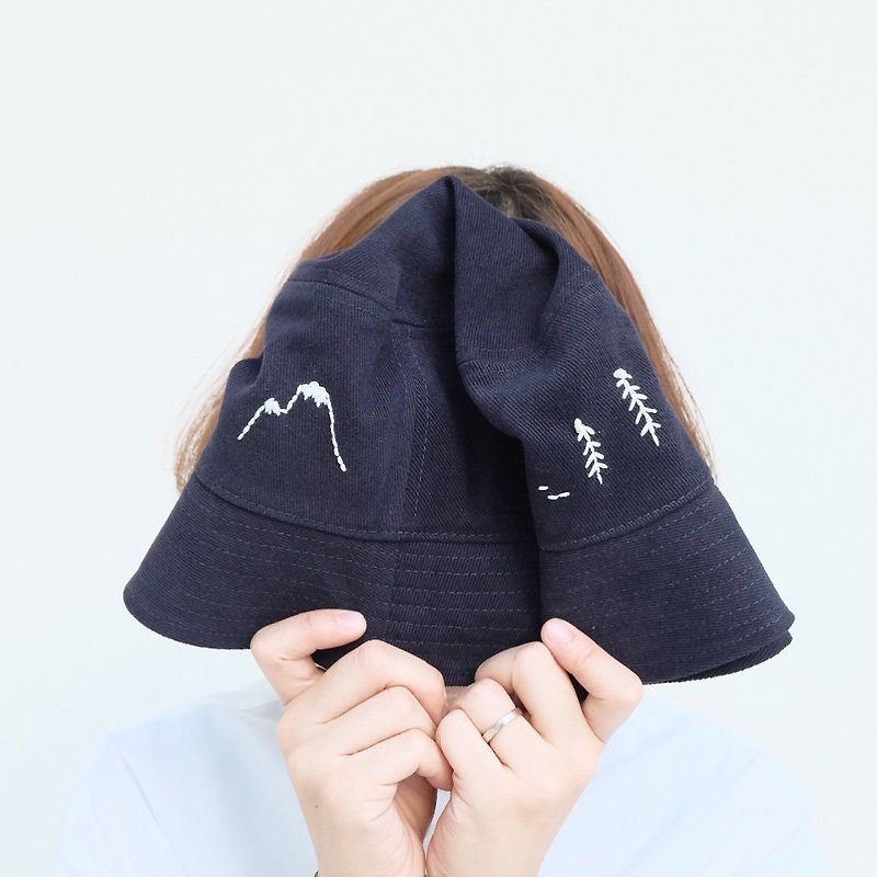 Embroidery Handmade Hat : mount&plant design - 帽子 - 繡線 藍色