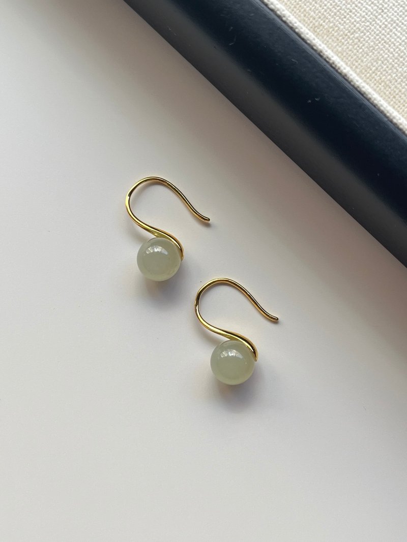 新中式天然和田玉耳環 S925銀 8mm 晴水料 - 耳環/耳夾/耳骨夾 - 純銀 綠色
