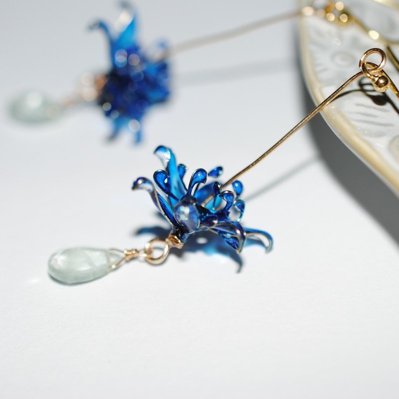 Deep blue licorice and florite drop earrings - ต่างหู - เครื่องประดับพลอย สีน้ำเงิน