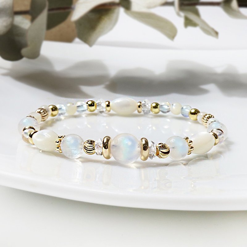 Roaming the Louvre | A57 Moonstone Mother-of-Pearl White Crystal Bracelet