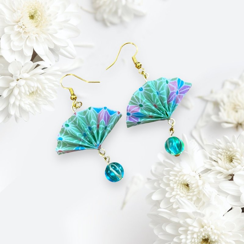 Origami fan earrings, green, handmade - ต่างหู - กระดาษ สีเขียว