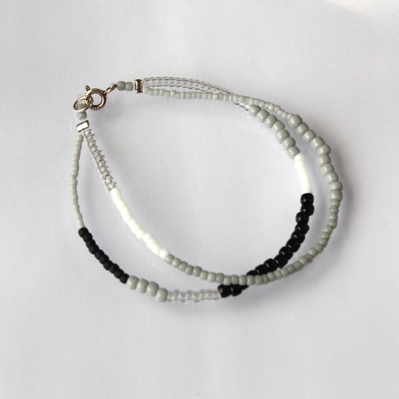 Silhouette - Glass Seed Bracelet - สร้อยข้อมือ - แก้ว ขาว