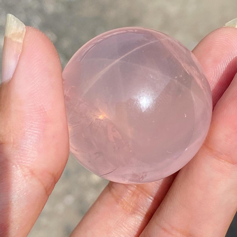 【Lost and find】馬達加斯加 天然石 星光 粉晶 水晶球 - 擺飾/家飾品 - 寶石 粉紅色