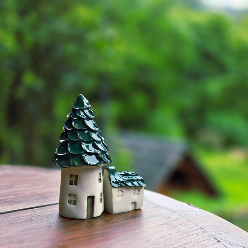 Terracotta House Pair in Moss Village - 花瓶/花器 - 陶 綠色