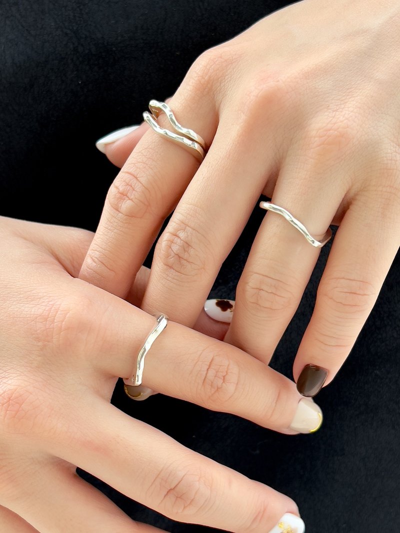 CH・Wavy three-dimensional ring - แหวนทั่วไป - เงินแท้ สีเงิน