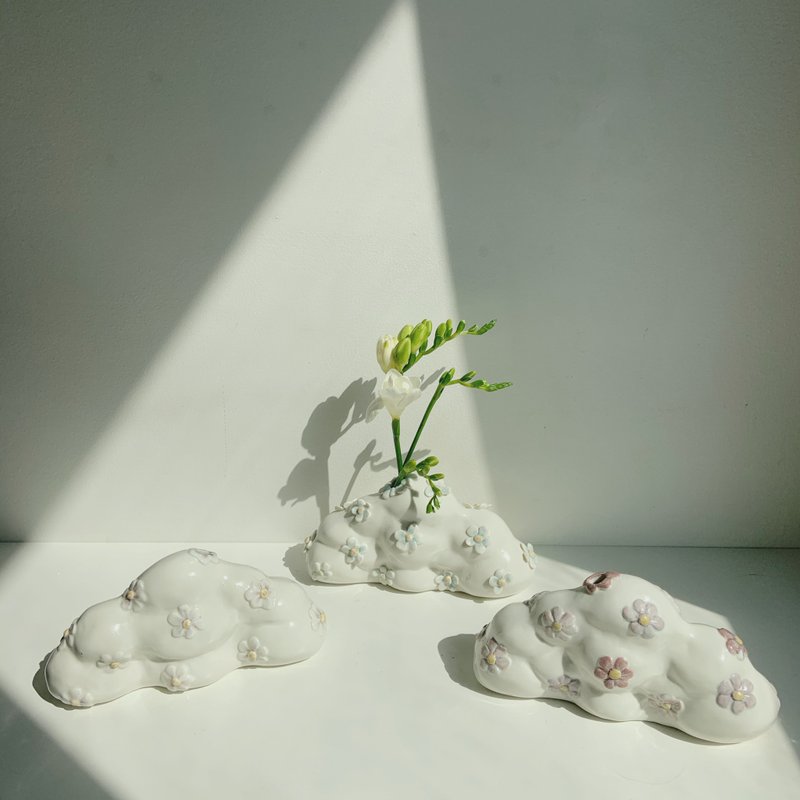 Little flowers on the cloud - ของวางตกแต่ง - ดินเผา หลากหลายสี