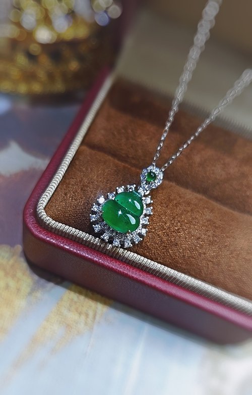 福と財を呼ぶ・氷のような輝きを放つ緑のひょうたん・A貨ミャンマー