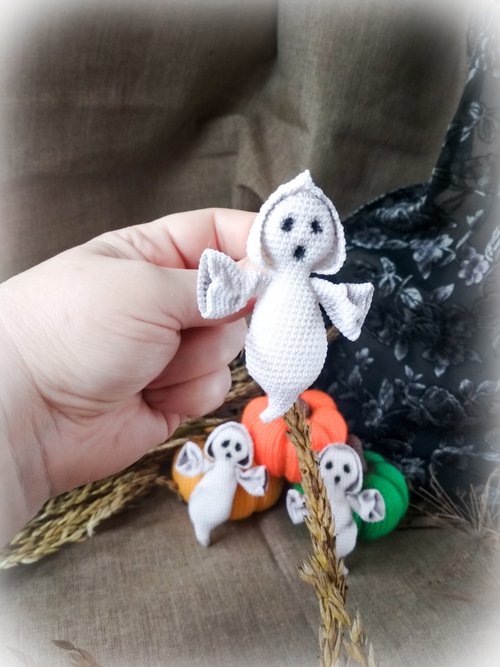 TatiStoreShop 幽靈胸針英文PDf。 鉤針幽靈圖案。 Amigurumi鬼數碼. 教程鉤針鬼