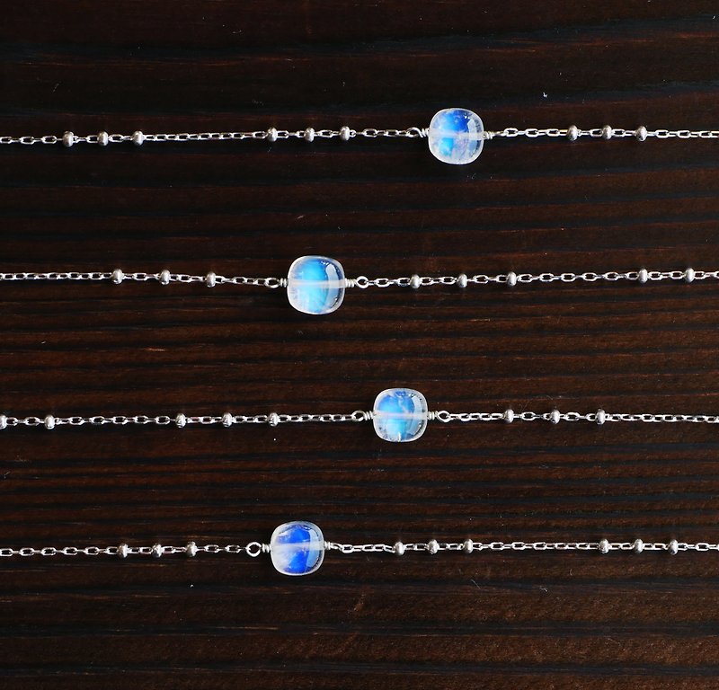 Round small square sugar top glass transparent strong blue halo moonstone 925 sterling silver minimalist - สร้อยข้อมือ - เครื่องเพชรพลอย ขาว