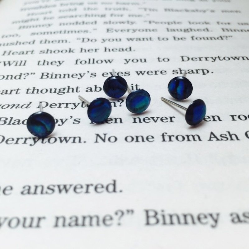 △ 鮑魚貝耳環 － 藍眼淚 - 耳環/耳夾 - 其他材質 藍色