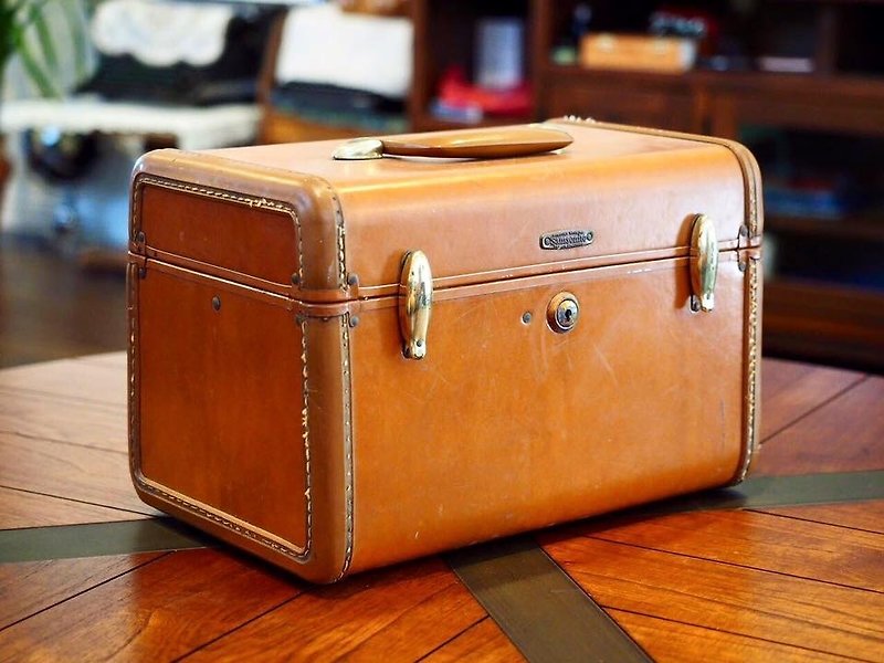 American antique brown brand samsonite beauty case - กระเป๋าเครื่องสำอาง - หนังแท้ สีนำ้ตาล