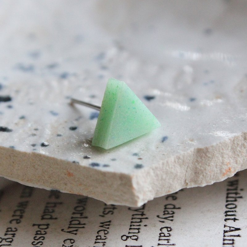 Triangle Earrings ▽ 401 / Go Slowly ▽ Single Stud - Earrings & Clip-ons - Clay Green