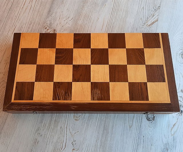 ソビエト木製チェスセット: 大きな折りたたみ式 45 cm チェス盤 + 1960