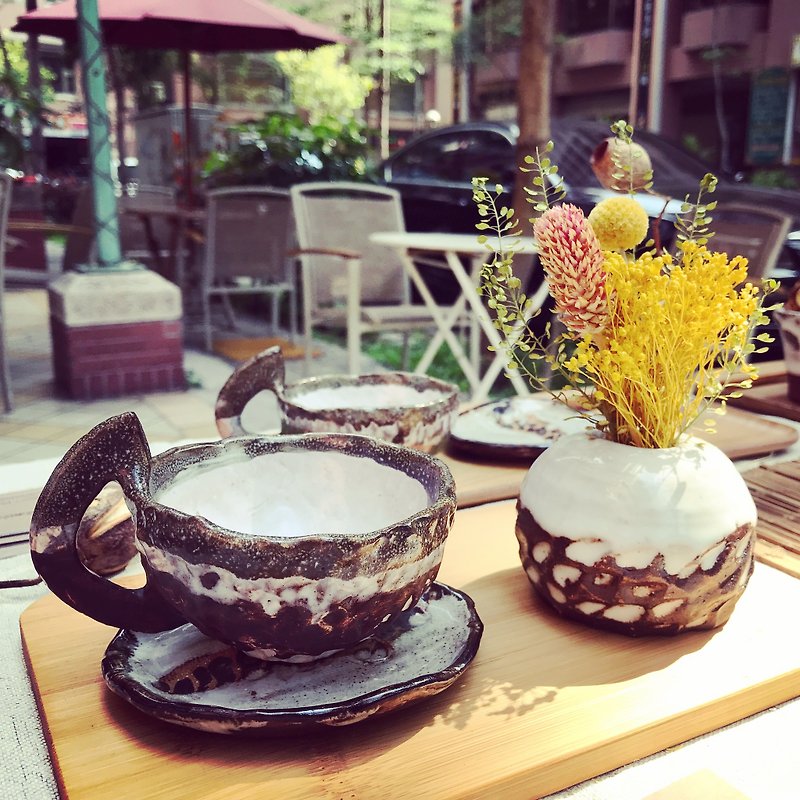 Afternoon tea time on the planet - coffee cup set + flower - เซรามิก - ดินเผา สีนำ้ตาล