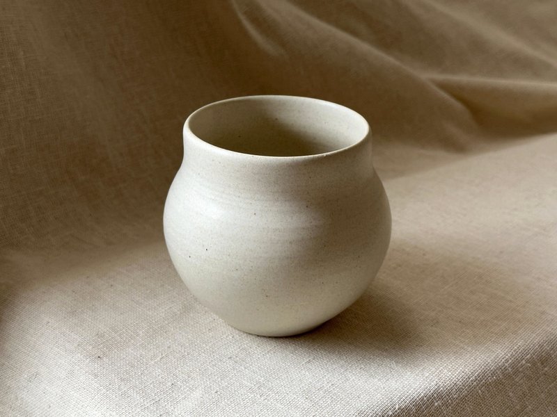 小麥釉圓瓶 - 花瓶/花器 - 陶 