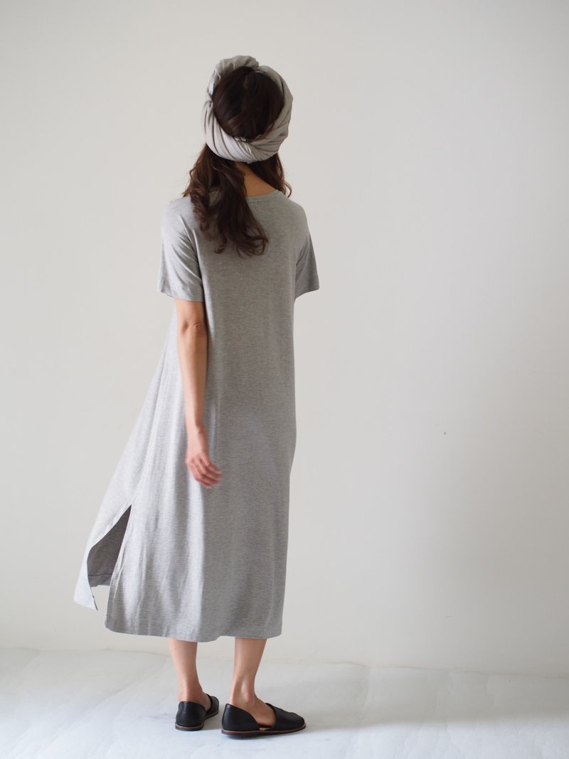 ByTheSea Dress U Neck A Line Maxi with Pocket - Marble Grey - ชุดเดรส - ผ้าฝ้าย/ผ้าลินิน สีเทา