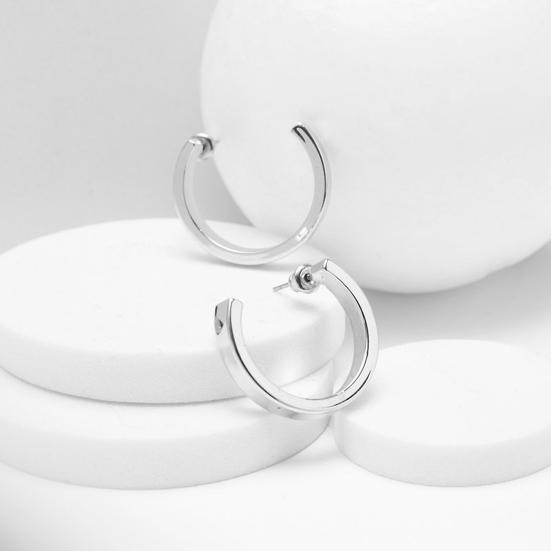 Recovery C型耳環 (亮銀) - 耳環/耳夾 - 其他金屬 銀色