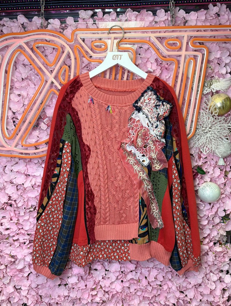 OTT One-of-a-Kind • Japanese Style Light Orange-Red Sweater with Faux Two-Piece Design, Patchwork Embroidery, Hand-Embroidered Lace, Mid-Length Top - เสื้อผู้หญิง - ขนแกะ สีส้ม